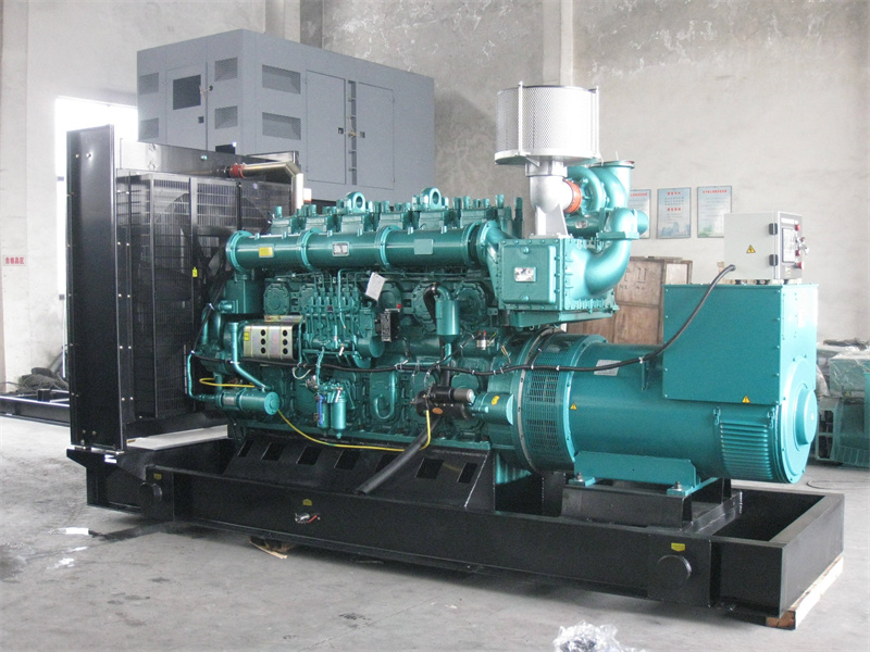 浮梁200KW 柴油发电机的油耗是多少？